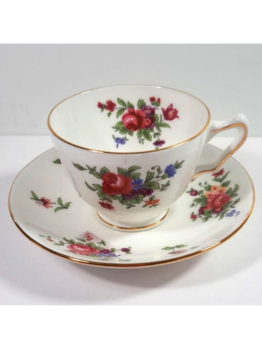 Royal Victoria Bone China Teacup & Saucer Rose Floral Bouquet England Vintage